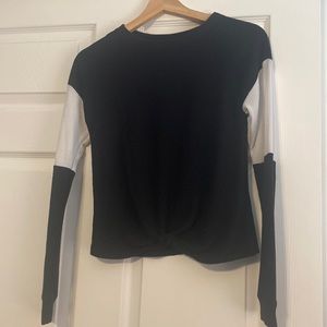 Long sleeve front knot tee. Junior Small